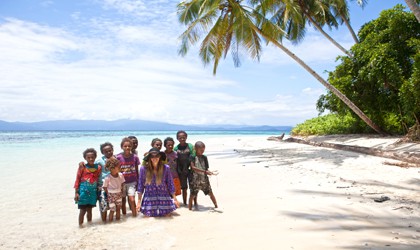 coral-expeditions-spice-islands-papaya-island-beach