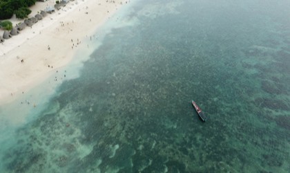 Tablolong Bay, Timor