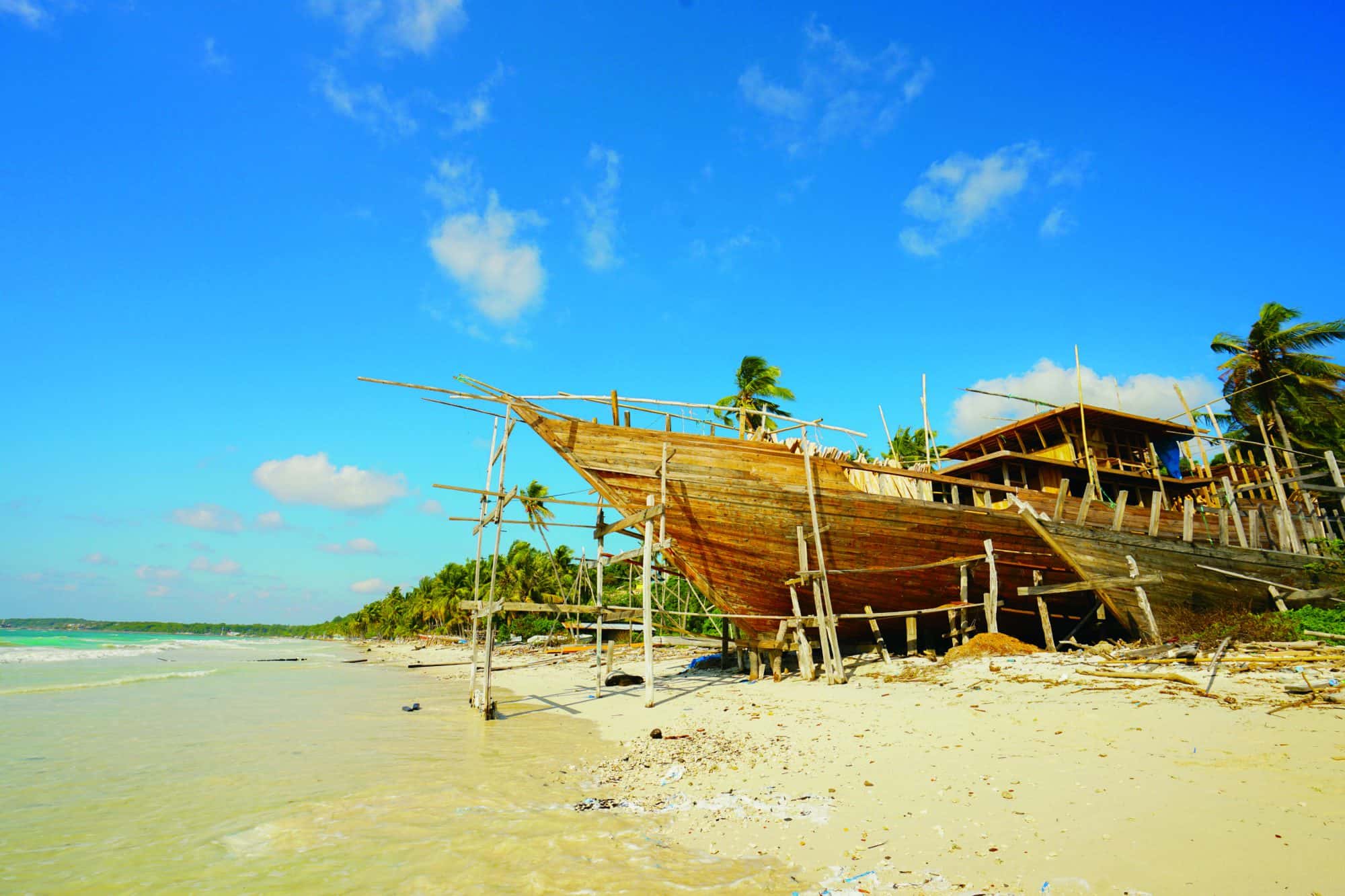 Pinisi boat builders of Tana Beru Sulawesi