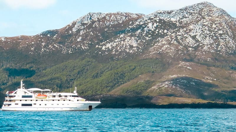 Coral-Discoverer-In-Tasmania-Port-Davey