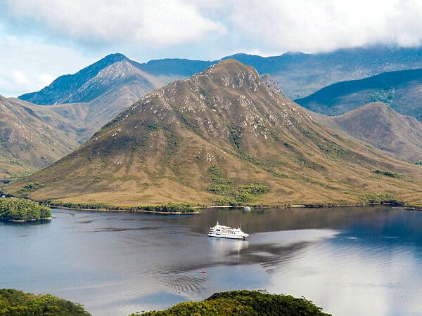 Tasmania_Port_Davey_Coral_Expeditions