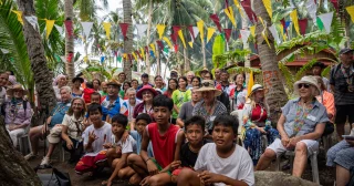 What a wonderful time we had on Maripipi Island in the Philippines! The whole island turned out to welcome us, lining the streets with waves and cheers. At Agutay village, we enjoyed local beverages, snacks, and a vibrant display of traditional weaving under a canopy of colorful umbrellas. Folk dancers added even more magic to the experience. Later, we made our way to a secluded bay for a swim, where locals picked fresh coconuts from the trees for us to enjoy in the warm, clear waters. Meanwhile, guests visiting the pottery village had an incredible cultural immersion, diving into hands-on pottery demonstrations and learning about local traditions. This was truly an unforgettable experience with the warmest welcome.